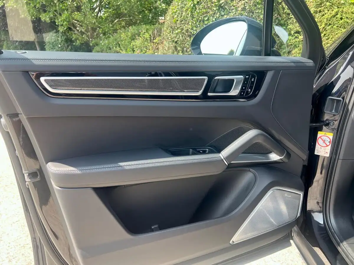2020-porsche-cayenne-40-v8-turbo-station-wagon-big-24