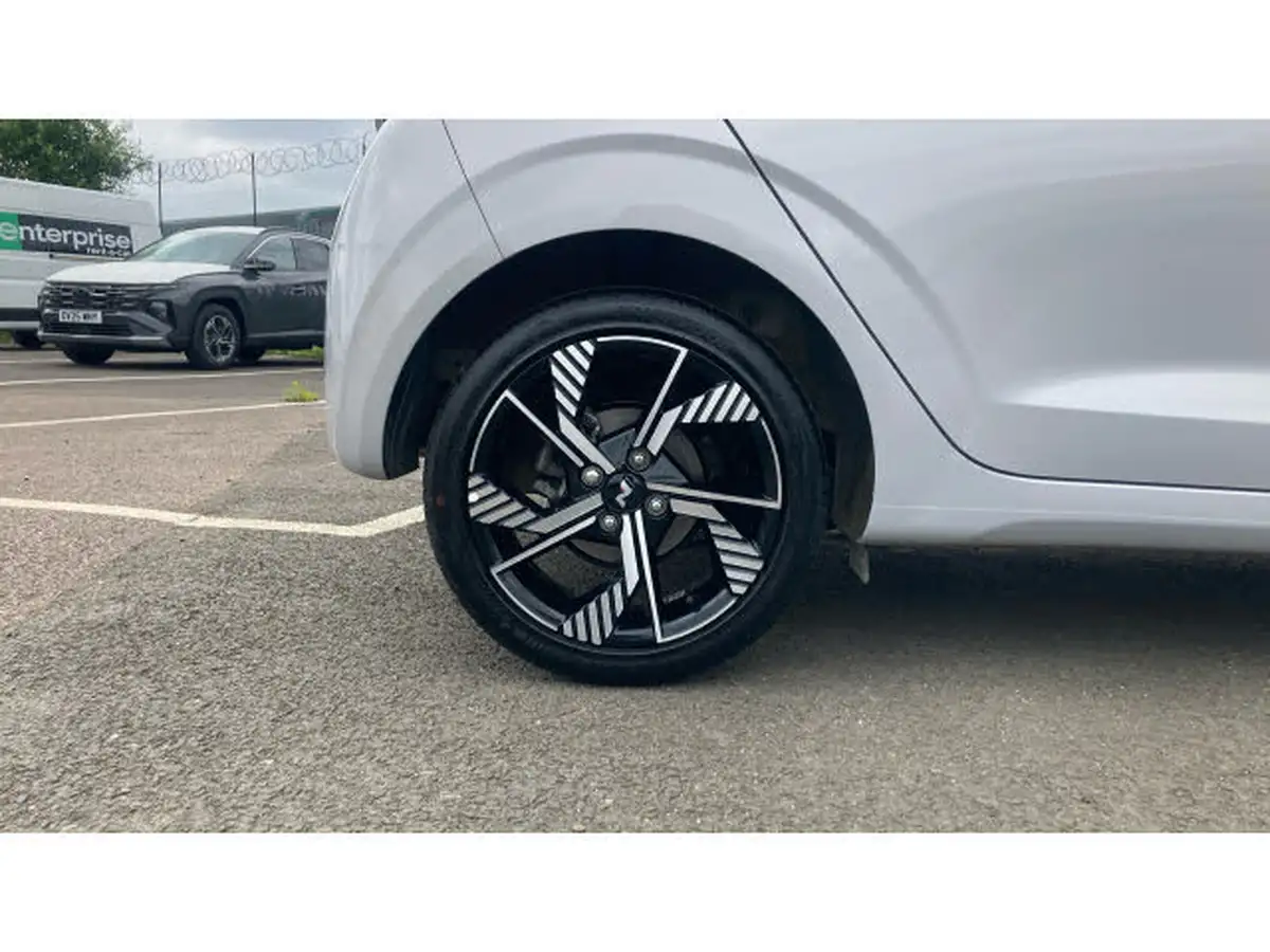 2025-hyundai-i10-10-t-gdi-n-line-90ps-two-tone-roof-big-6