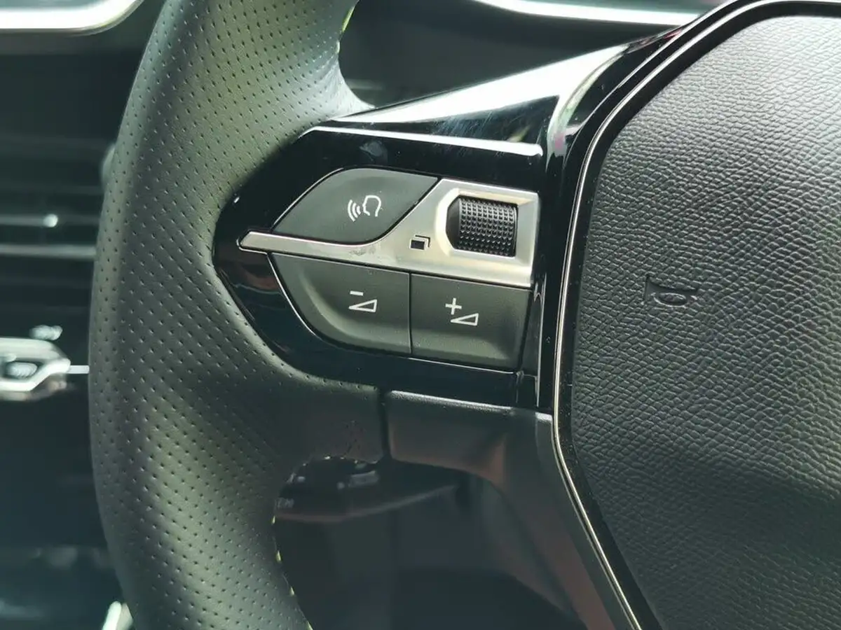 2024-peugeot-208-e-gt-156ps-51kwh-big-20