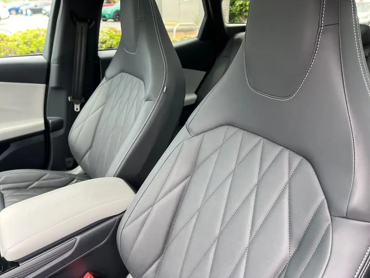2024-ford-explorer-e-premium-286ps-77kwh-big-12
