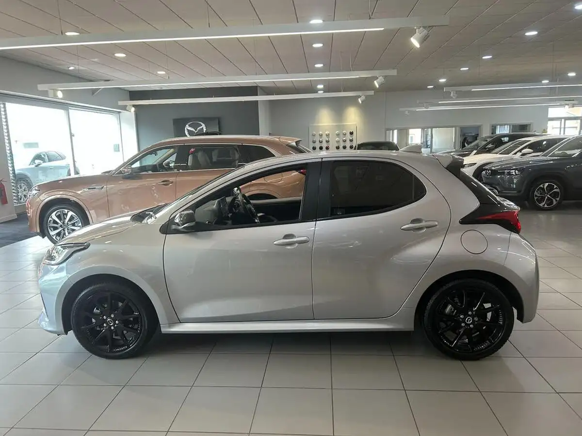 2025-mazda-mazda2-15-homura-big-5