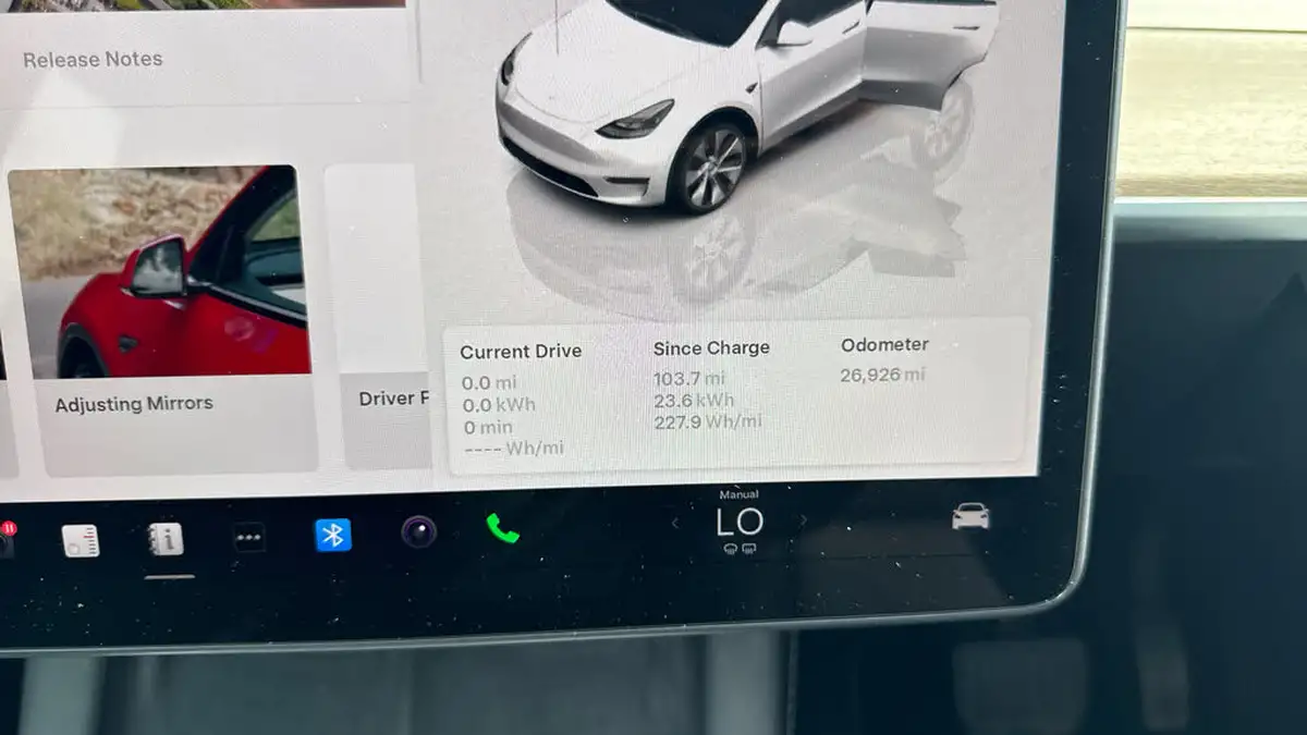 2022-tesla-model-y-e-long-range-big-12