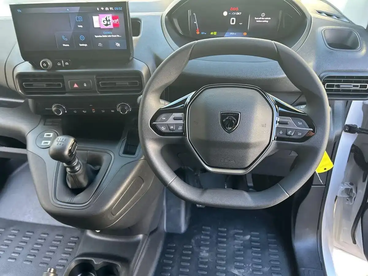 2024-peugeot-partner-15-bluehdi-professional-100pseu6d-big-8