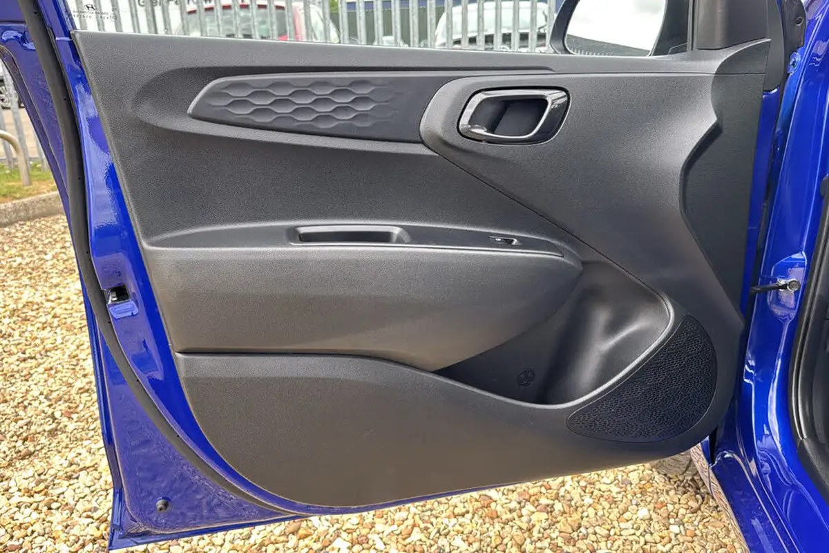 2022-hyundai-i10-10-se-connect-big-31