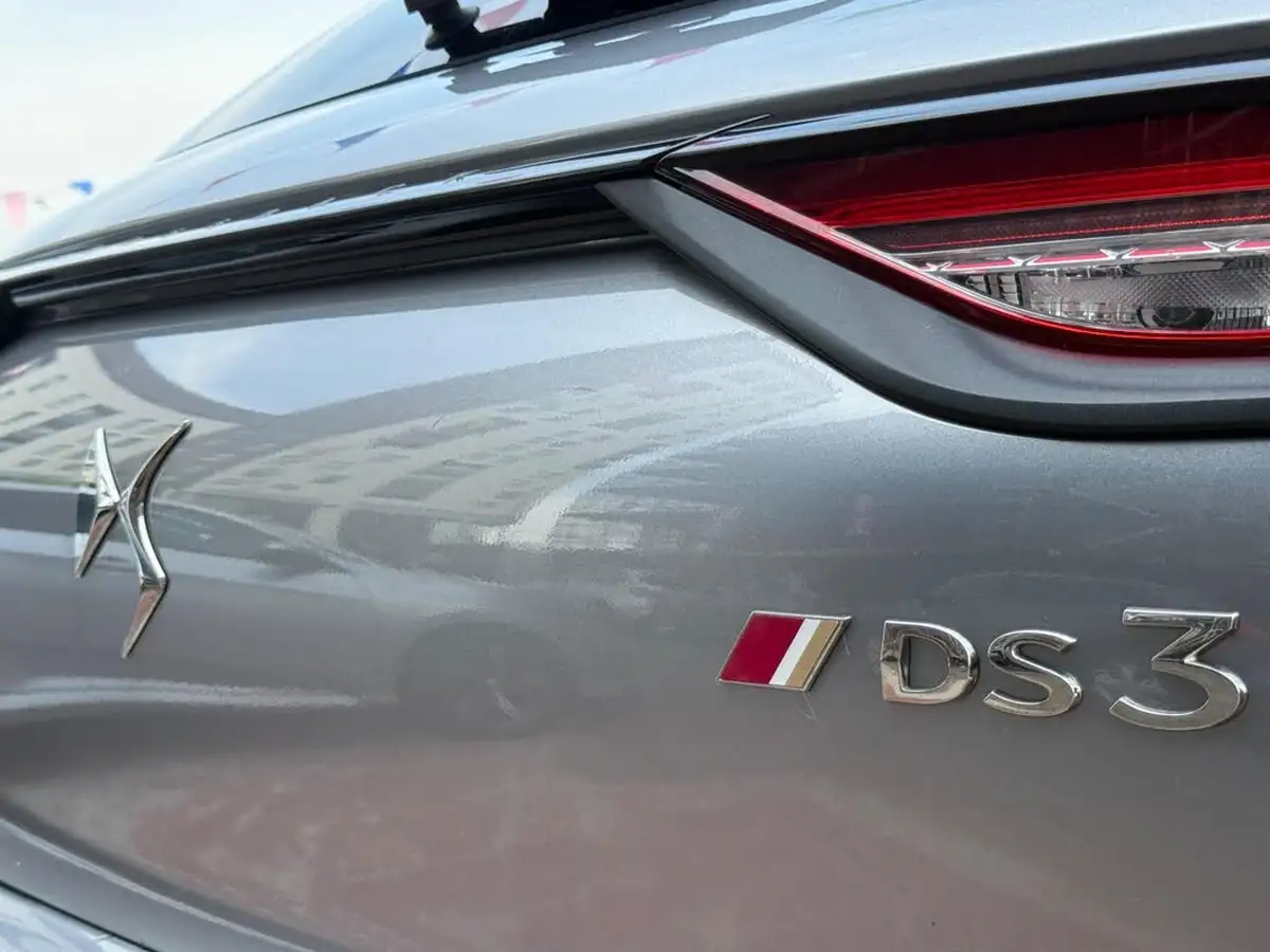 2019-ds-ds-3-crossback-12-puretech-performance-line-155ps-eat8-big-21