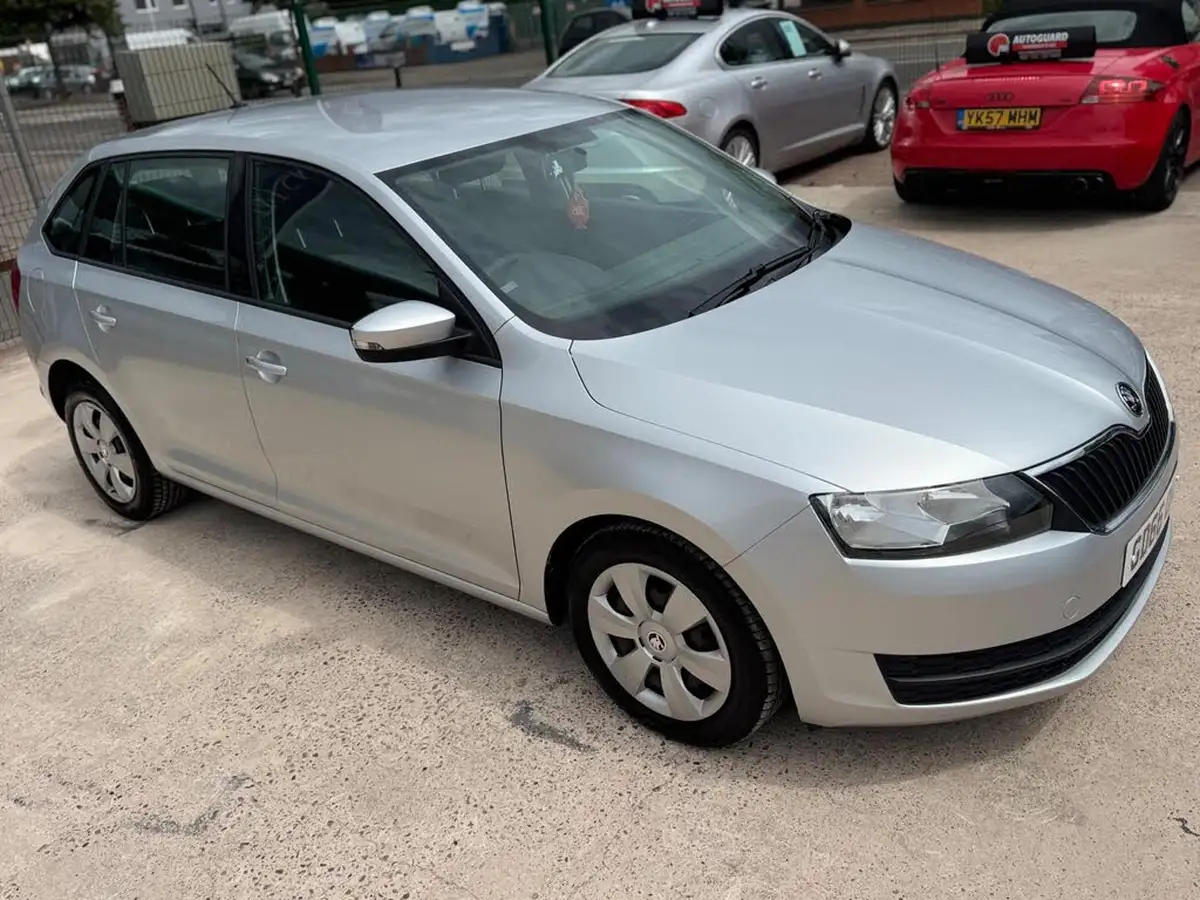2016-skoda-rapid-spaceback-14tdi-s-big-19