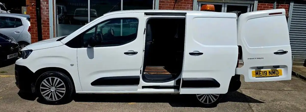 2019-peugeot-partner-15-bluehdi-1000-professional-100ps-eu6dt-panel-big-10