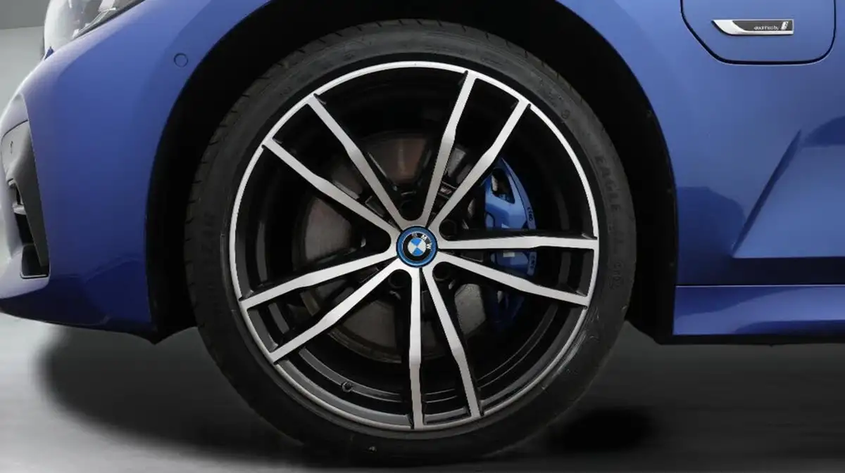 2022-bmw-3-series-20-330e-m-sport-pro-pack-saloon-4d-big-18