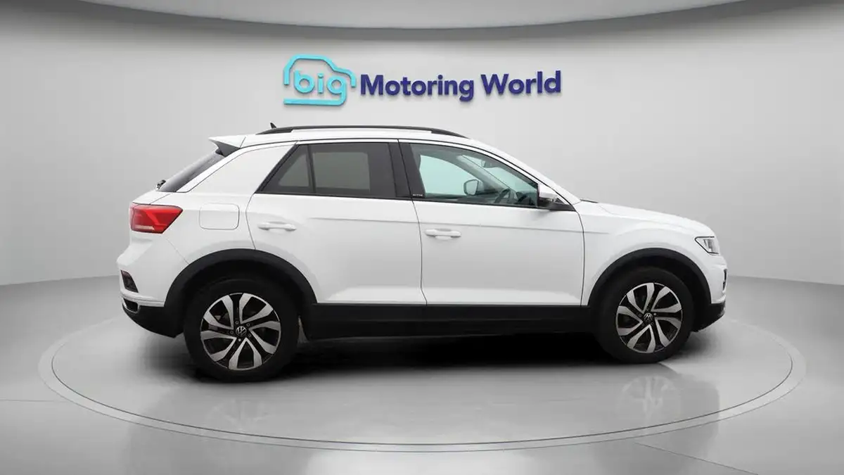 2021-volkswagen-t-roc-15-tsi-active-hatchback-5d-big-8