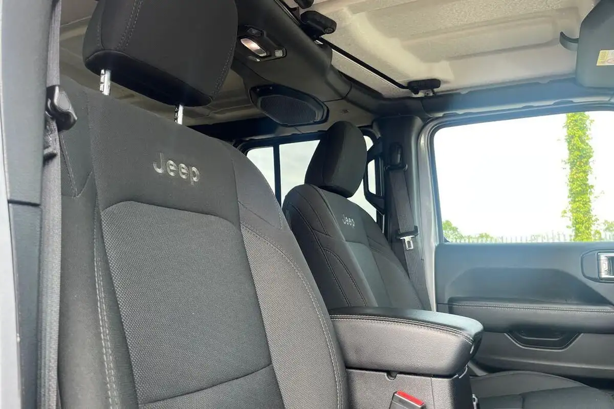 2019-jeep-wrangler-20-gme-sahara-hard-5d-big-23