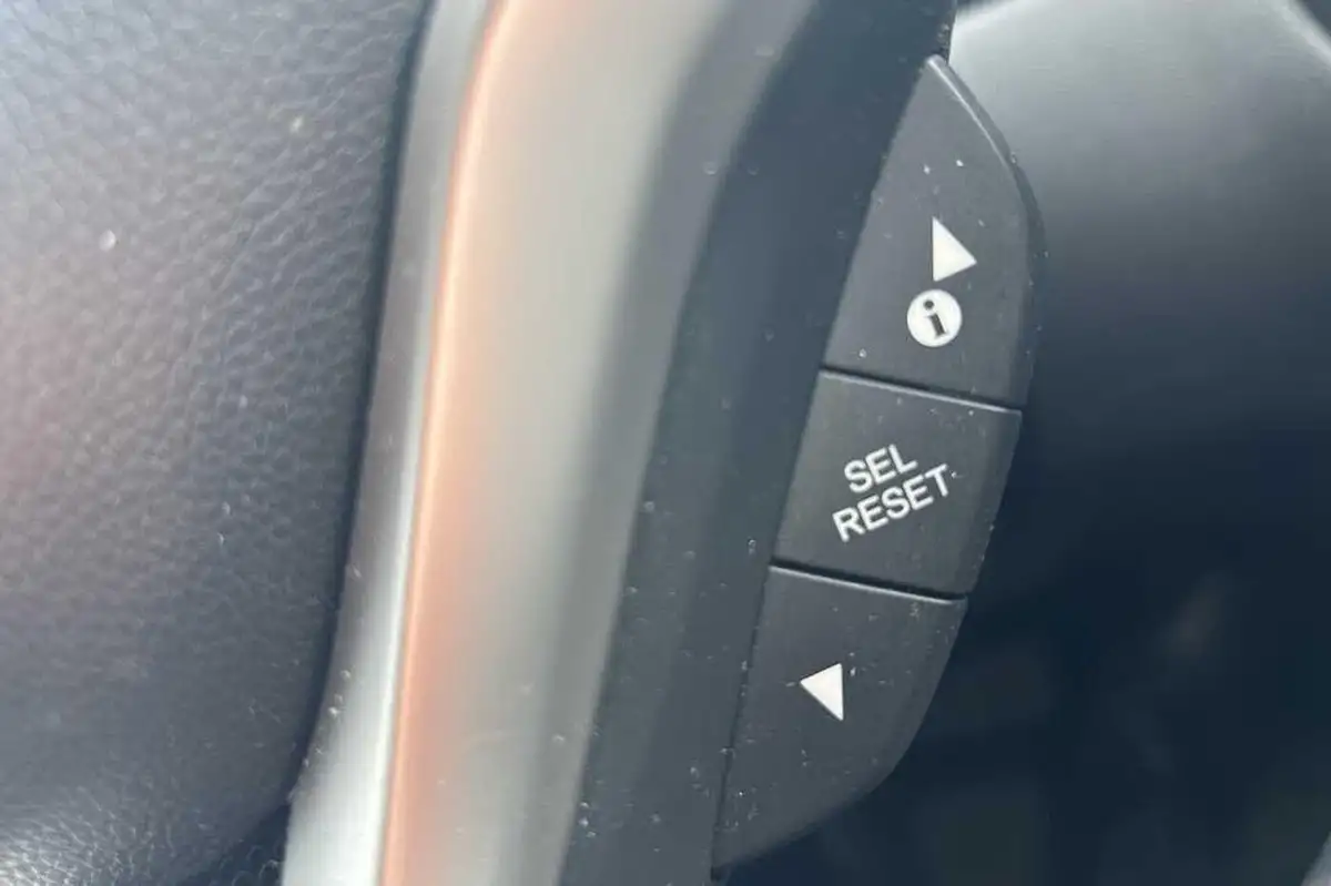 2019-honda-jazz-13-i-vtec-ex-cvt-big-25