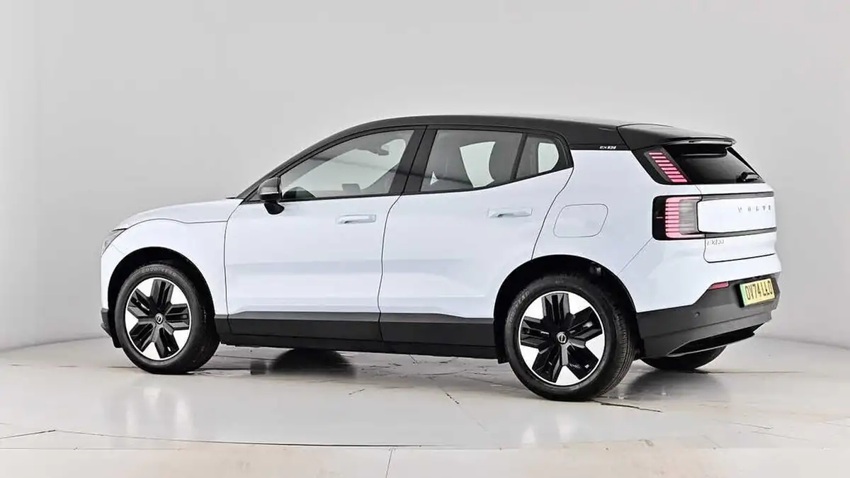 2024-volvo-ex30-e-single-motor-plus-big-66
