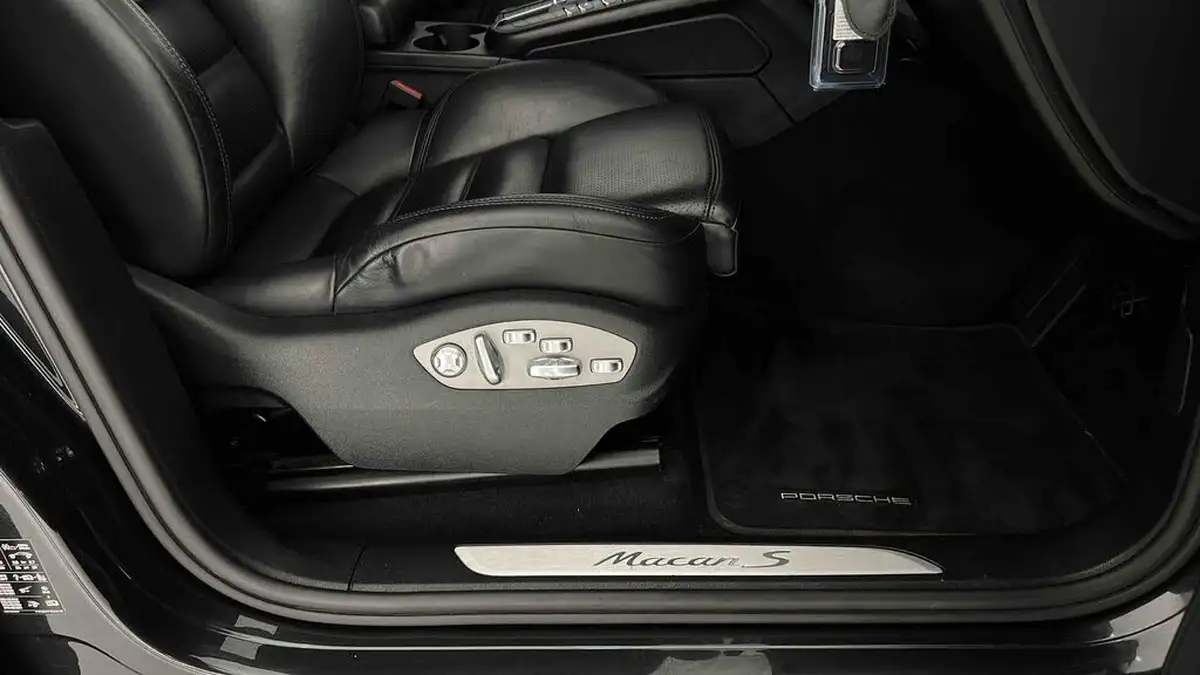 2020-porsche-macan-30-v6-s-big-32