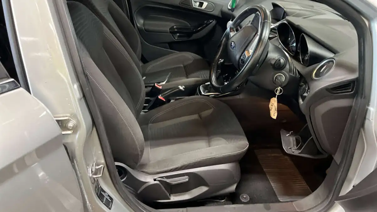 2016-ford-fiesta-10t-zetec-100ps-ecoboost-ss-5d-big-12