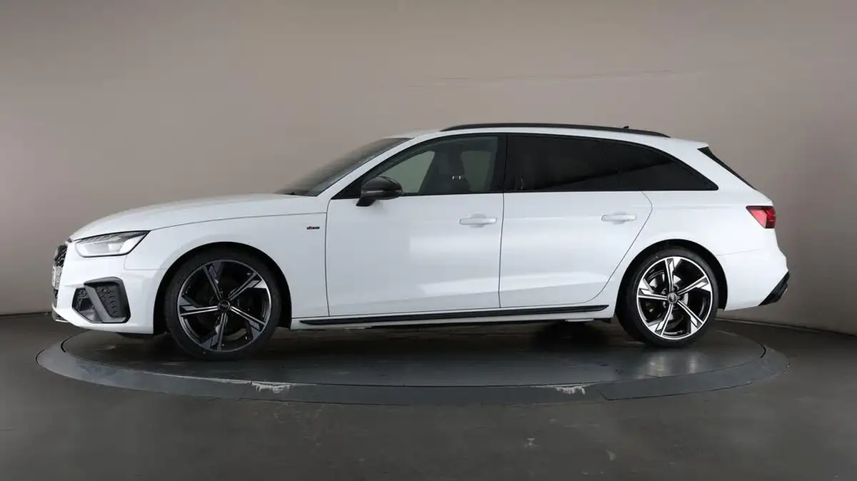 2022-audi-a4-avant-20-35-tfsi-black-edition-s-tronic-big-39