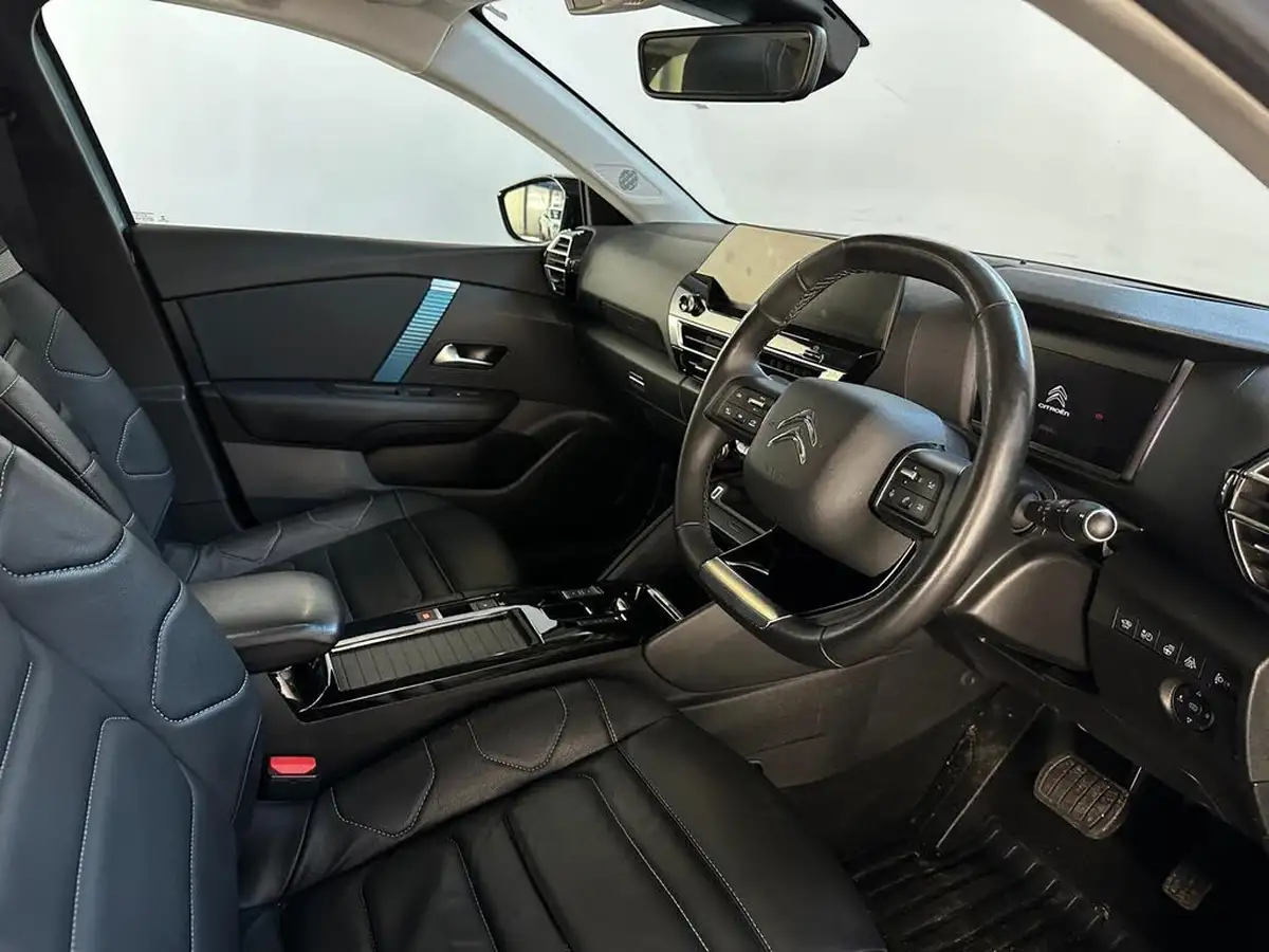 2022-citroen-c4-e-shine-plus-big-12
