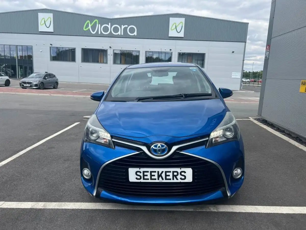 2015-toyota-yaris-15-vvt-i-excel-hybrid-15in-big-9