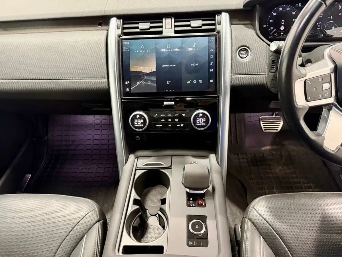 2022-land-rover-discovery-30-d300-metropolitan-edition-big-17