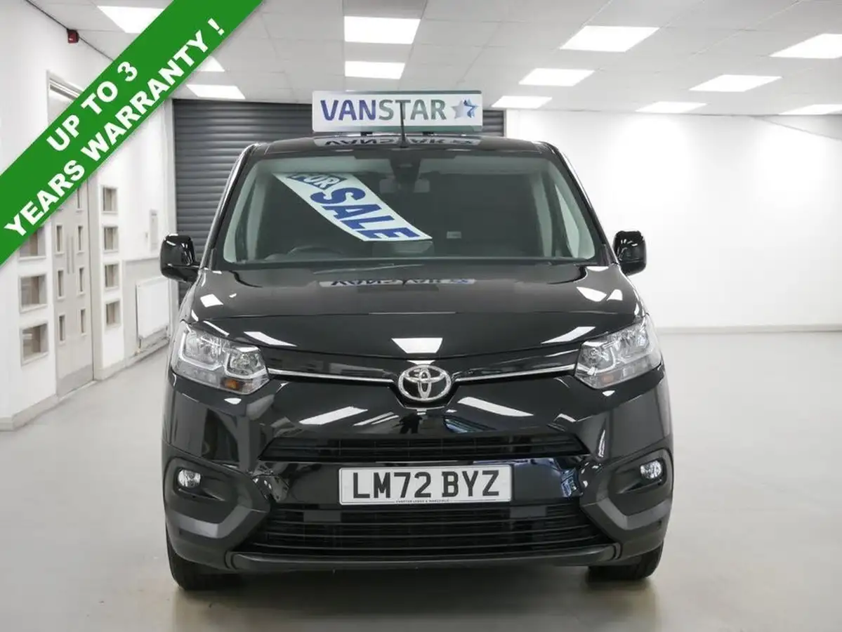 2022-toyota-proace-city-e-icon-l2-big-9