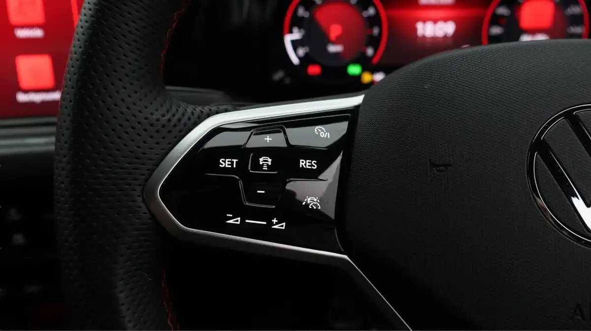 2023-volkswagen-golf-20-tsi-gti-clubsport-big-26