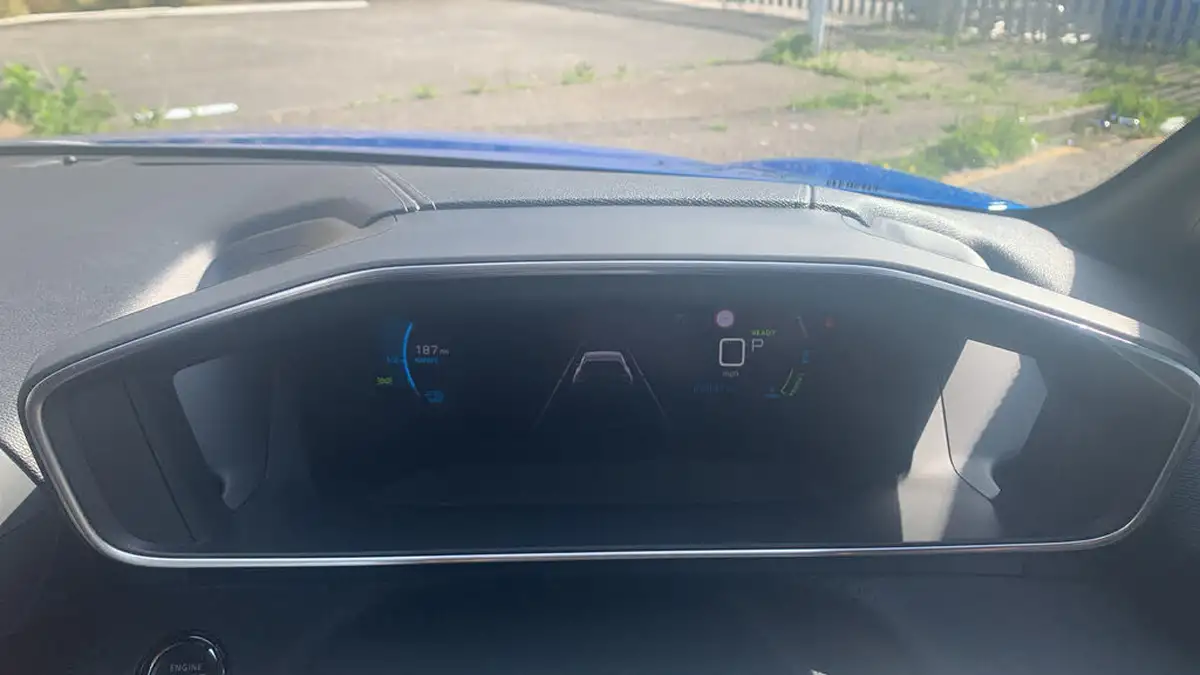 2022-peugeot-208-e-gt-136bhp-50kwh-big-12