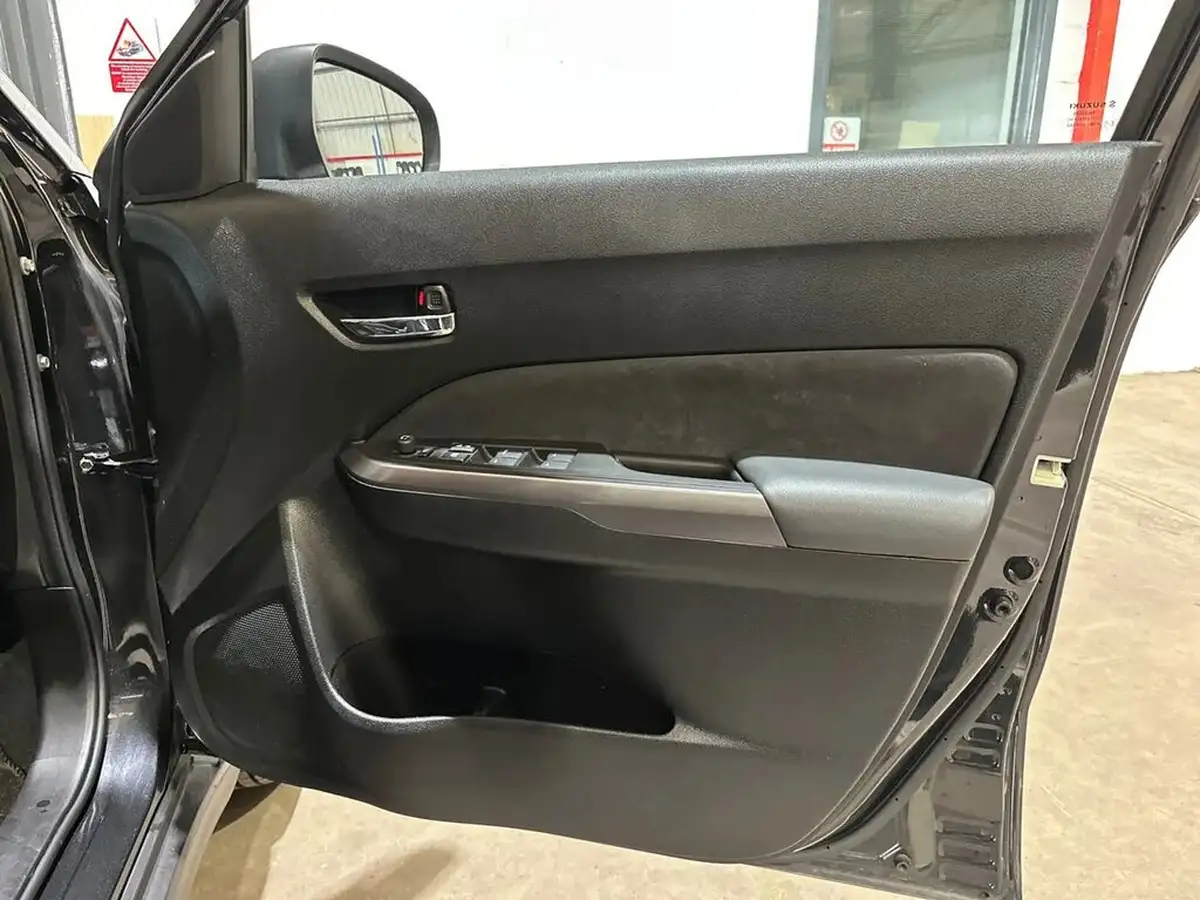 2023-suzuki-vitara-14-boosterjet-sz5-allgrip-big-40