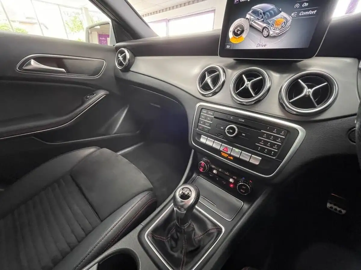 2018-mercedes-benz-gla-class-21d-gla-200d-amg-line-134bhp-ss-big-44