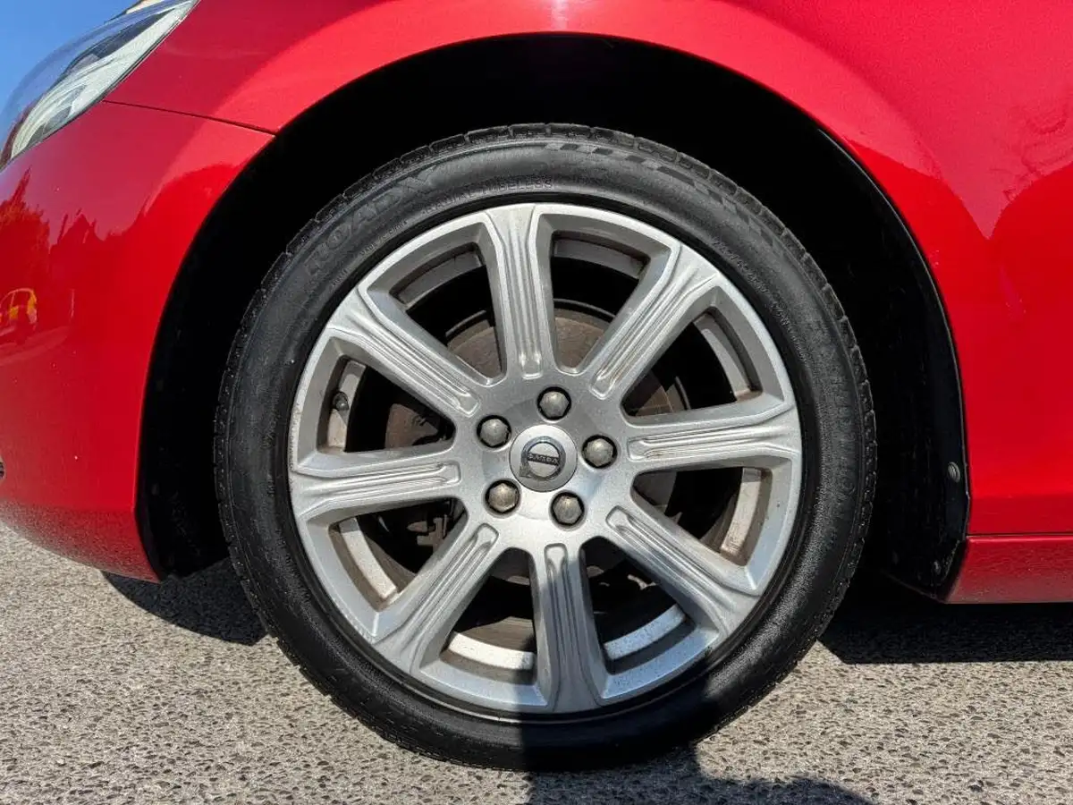 2019-volvo-v40-20td-d2-inscription-big-10