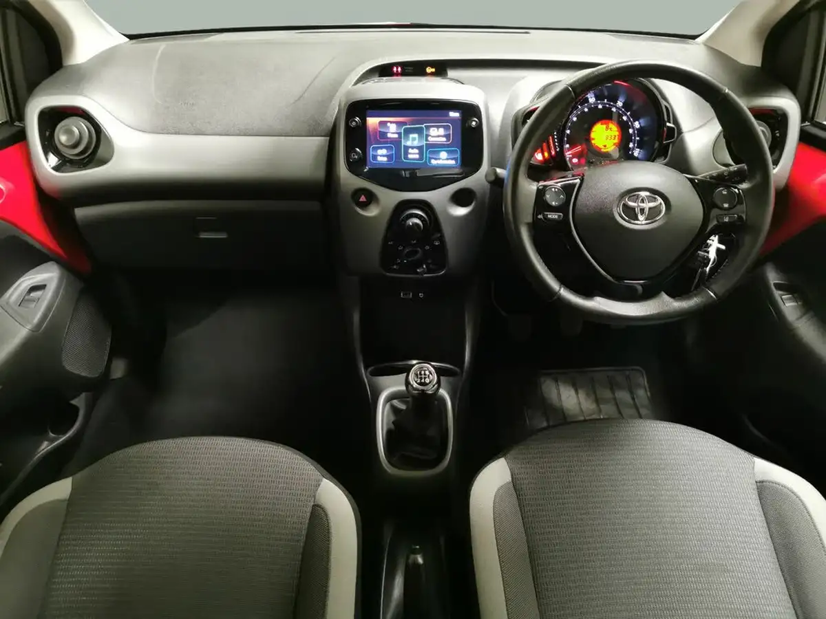 2021-toyota-aygo-10-vvt-i-x-play-tss-big-2