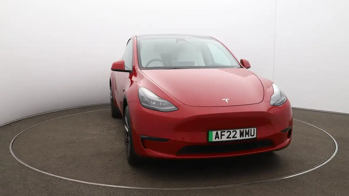 2022-tesla-model-y-e-long-range-big-40