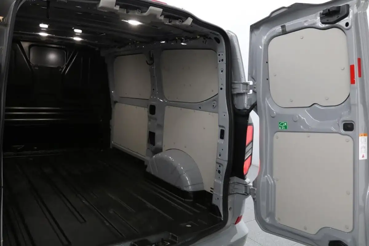 2024-ford-transit-custom-20tdci-320-l1h1-limited-136pseu6e-panel-van-1996cc-auto-big-18