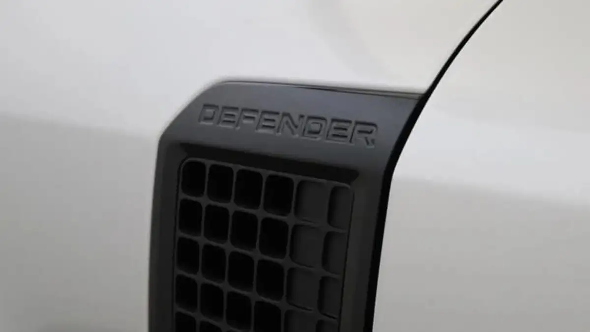 2024-land-rover-90-defender-30-d300-x-dynamic-hse-big-18