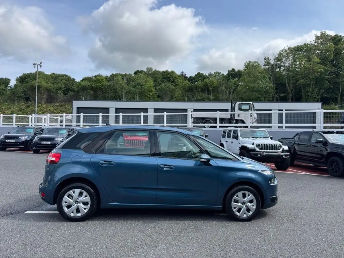 2015-citroen-c4-picasso-16bluehdi-vtr-120ps-big-6