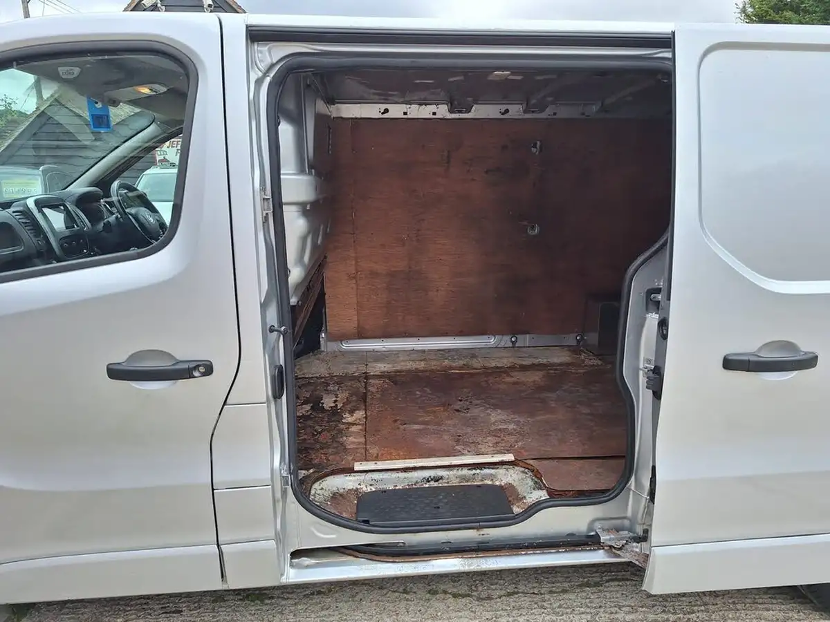 2017-vauxhall-vivaro-16cdti-sportive-2900-l2h1-125pseu6-biturbo-ss-ecotec-panel-big-11