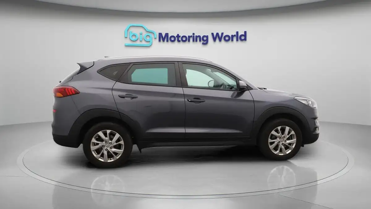 2020-hyundai-tucson-16-gdi-se-nav-big-8