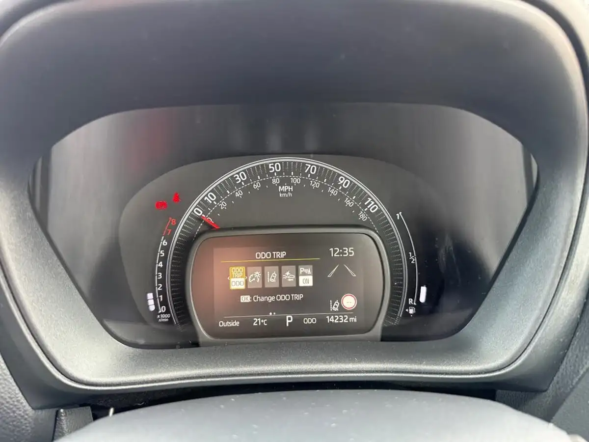 2022-toyota-aygo-x-10-vvt-i-edge-cvt-big-31