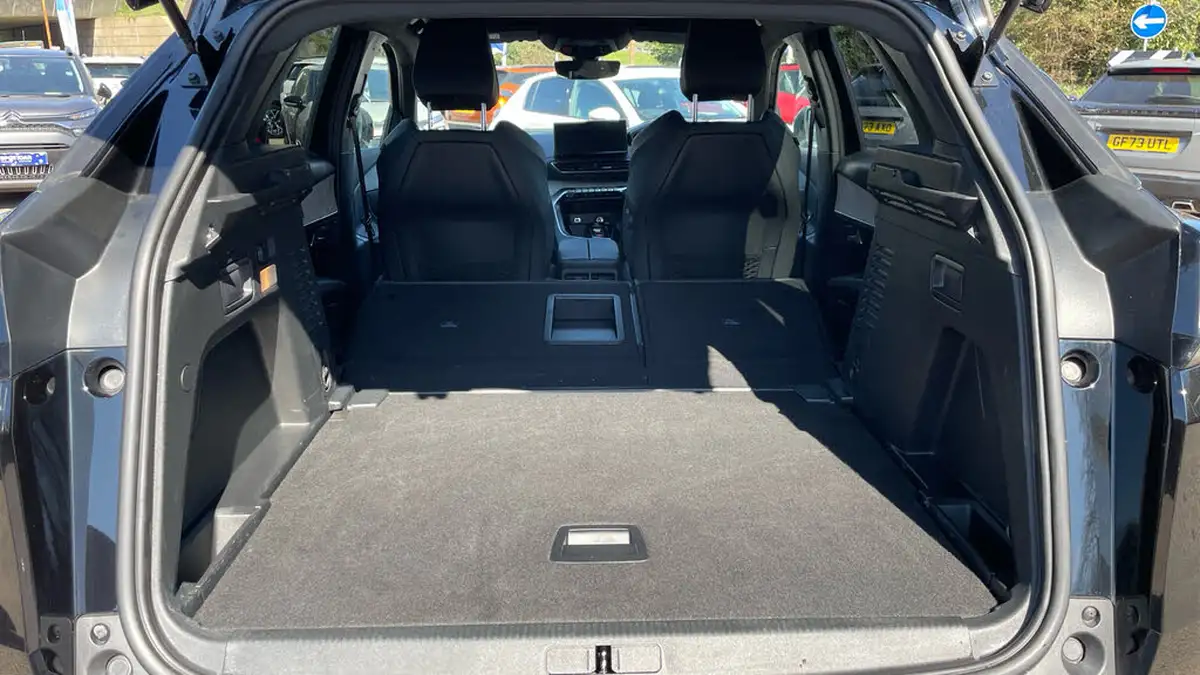 2024-peugeot-3008-suv-12-puretech-gt-136ps-hybrid-e-dsc6-big-36