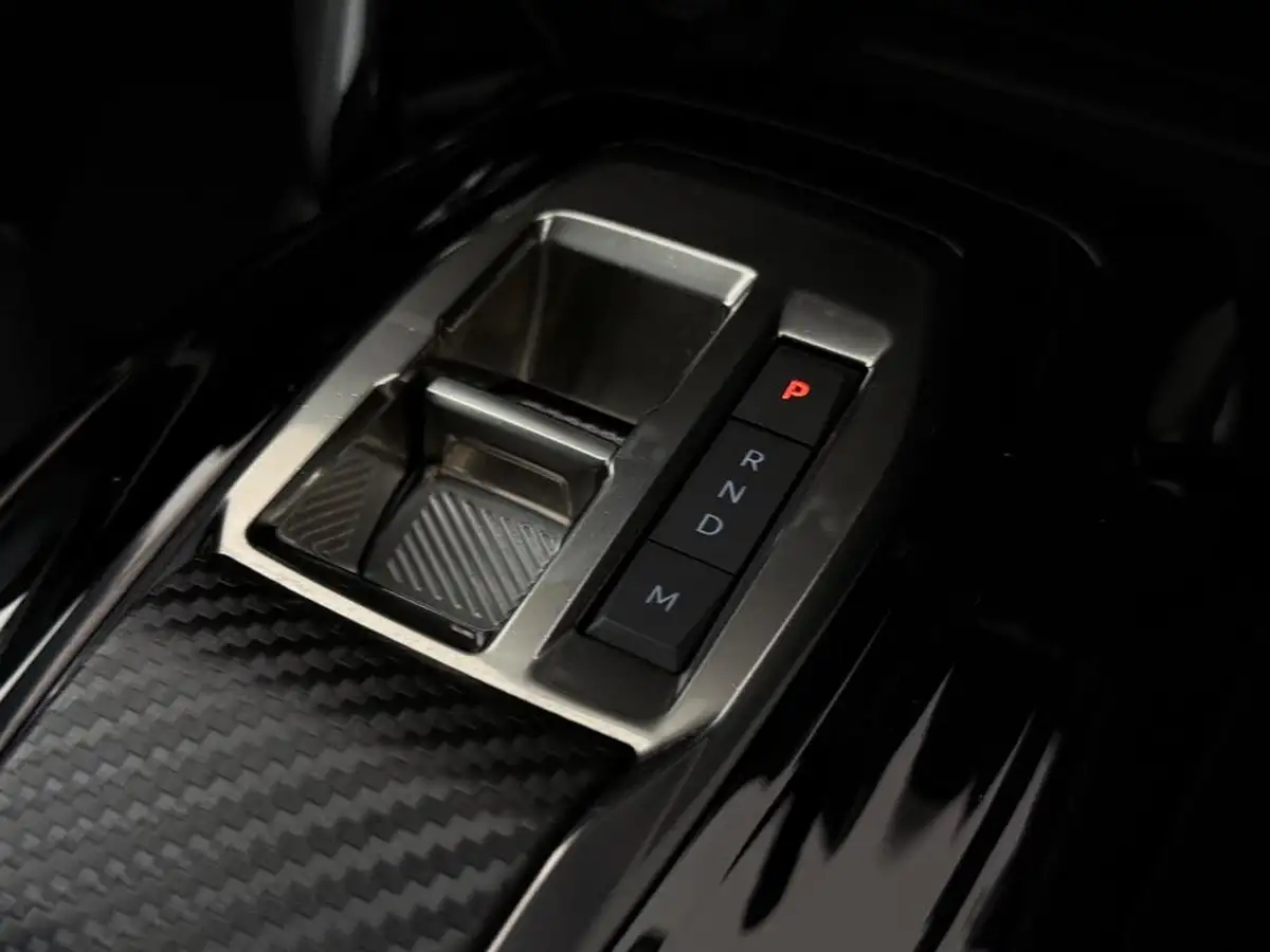 2022-peugeot-208-12-puretech-allure-premium-100bhp-eat8-big-40