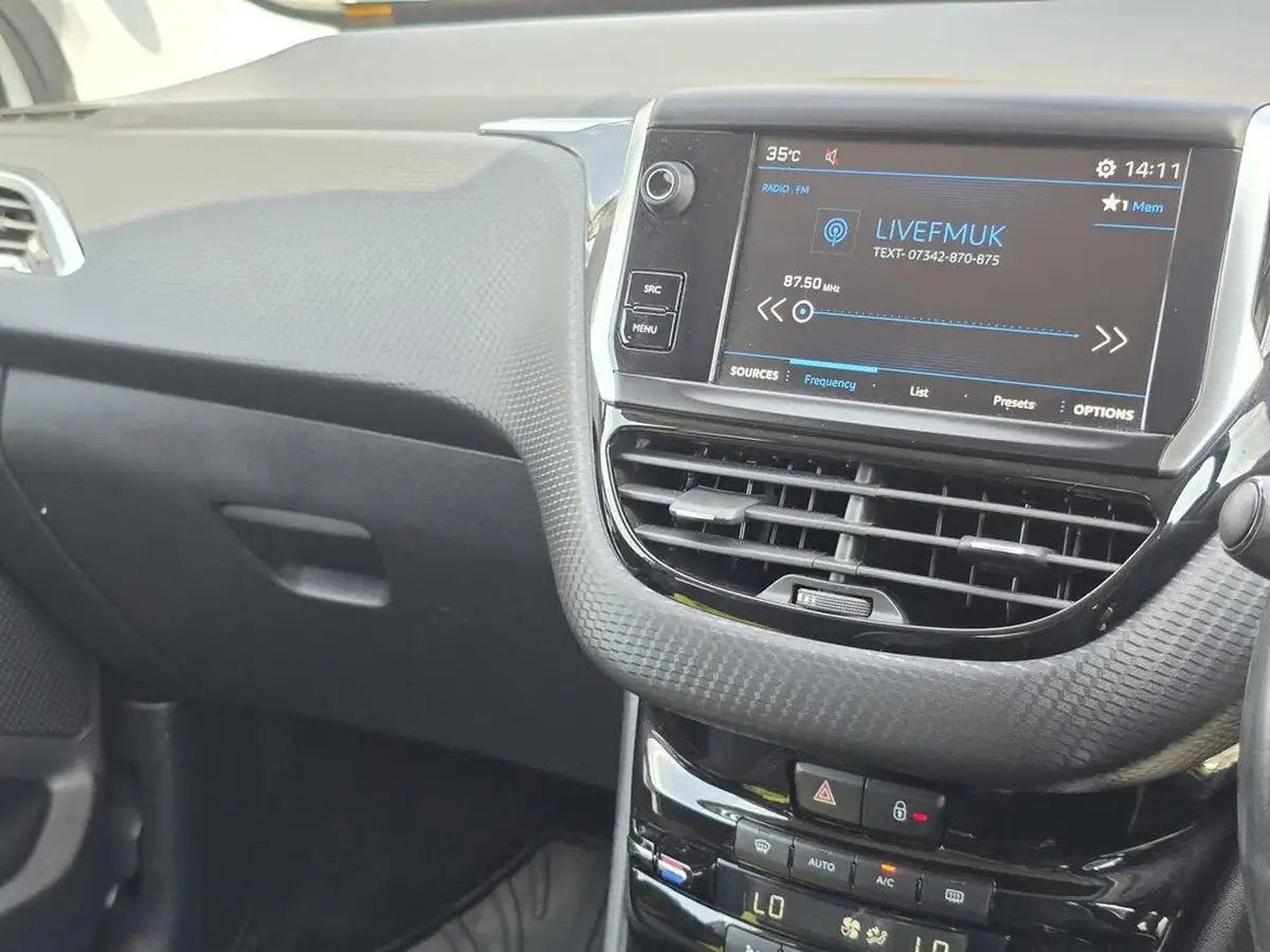 2019-peugeot-2008-suv-12-puretech-allure-110bhp-eat6-big-33