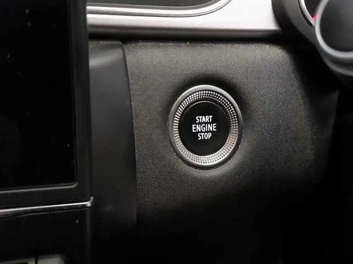 2020-renault-captur-15dci-iconic-95bhp-big-13