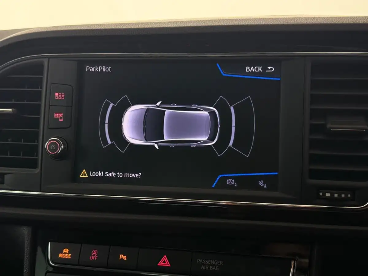 2019-seat-leon-20-tsi-fr-hatchback-big-37