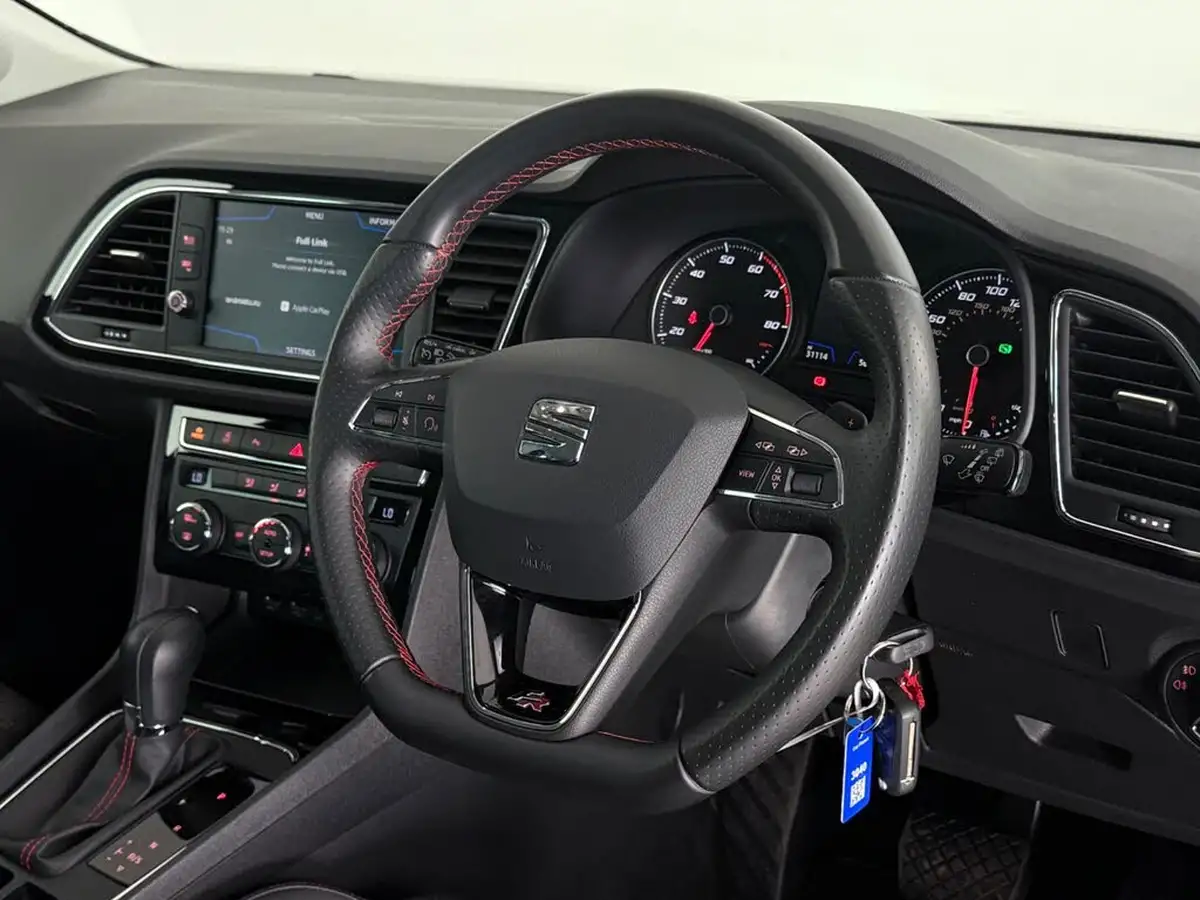 2019-seat-leon-20-tsi-fr-hatchback-big-13
