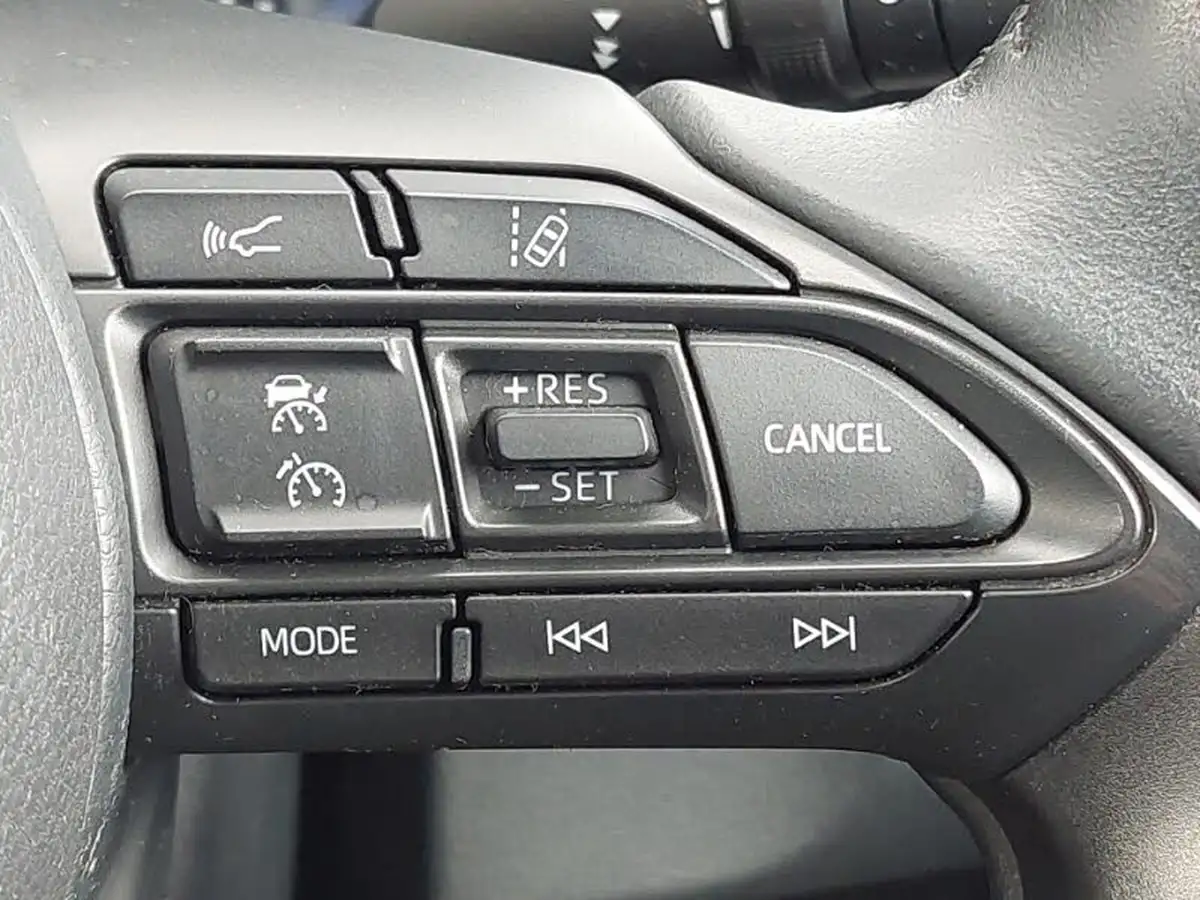 2021-toyota-yaris-15-vvt-i-design-panoramic-roof-big-13