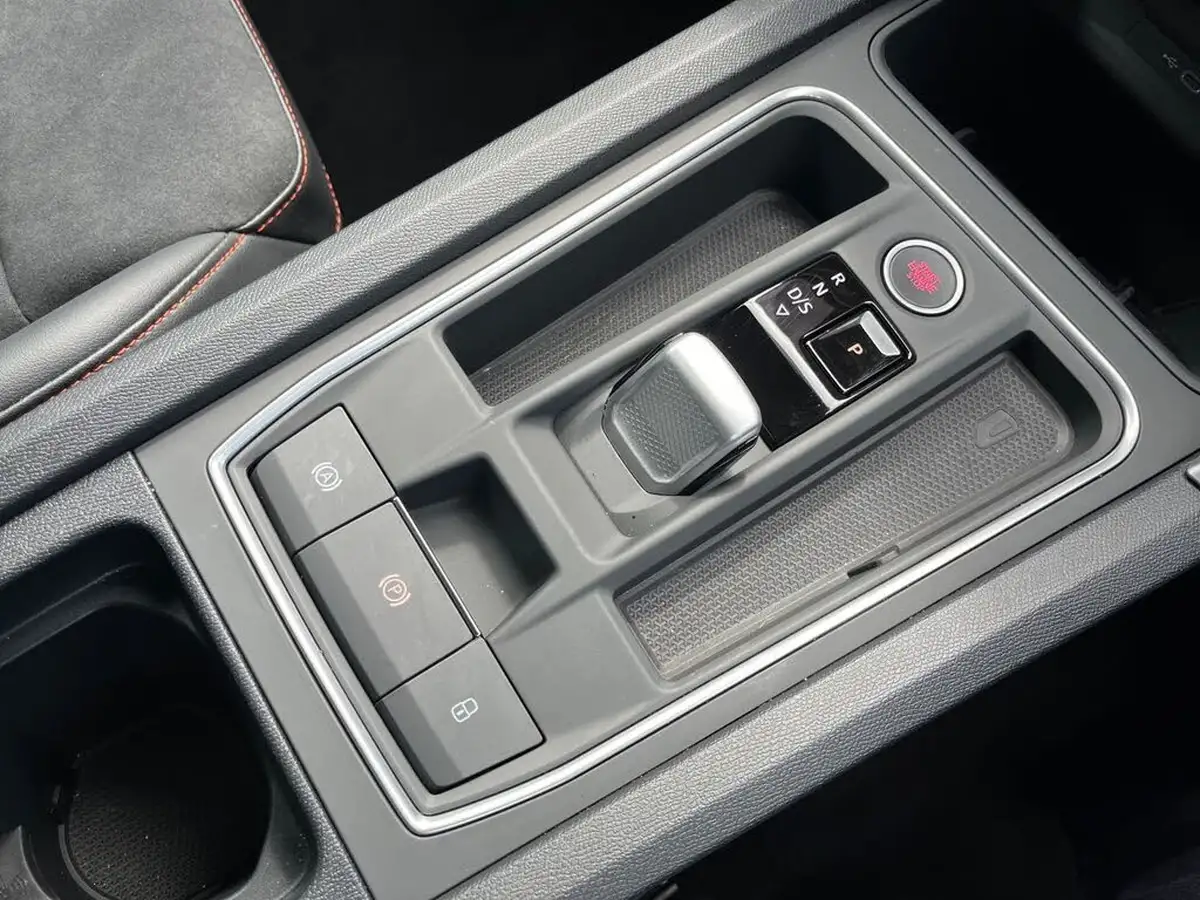 2025-seat-leon-15-e-hybrid-fr-sport-hatchback-big-26