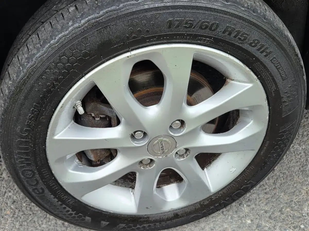 2015-nissan-micra-12-acenta-80ps-big-35