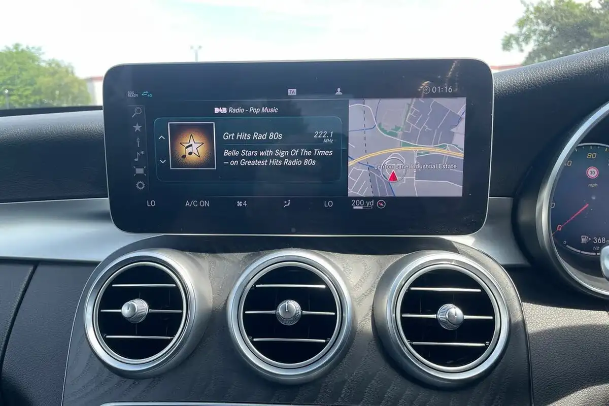 2020-mercedes-benz-c-class-20d-c300d-amg-line-edition-244ps-premium-saloon-4d-big-32