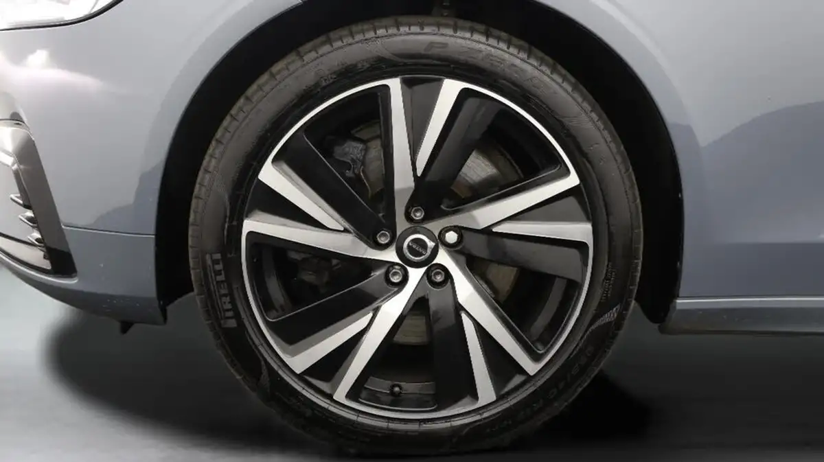 2022-volvo-v90-20td-b4-r-design-big-18
