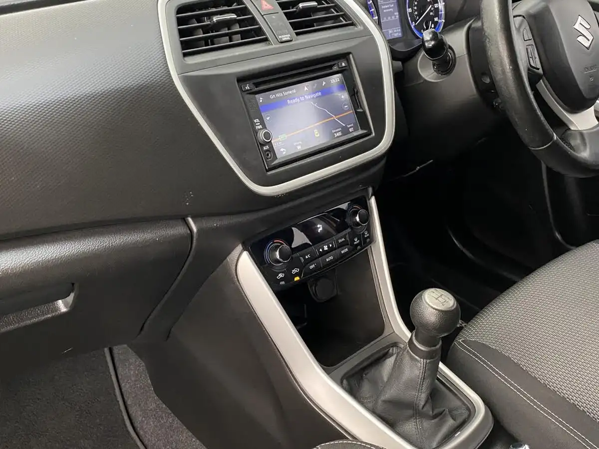 2014-suzuki-s-cross-16-sz-t-big-37