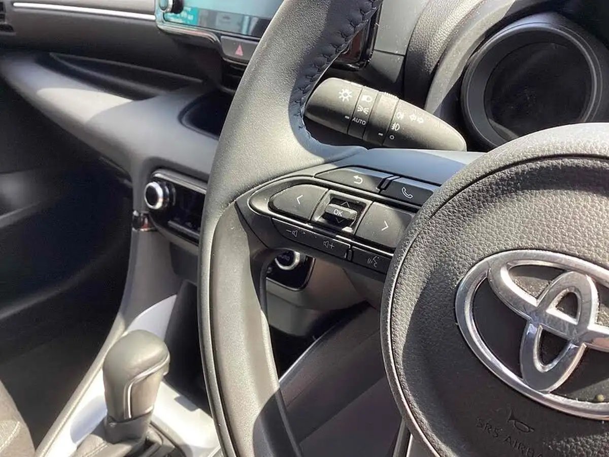 2023-toyota-yaris-15-vvt-i-design-big-25