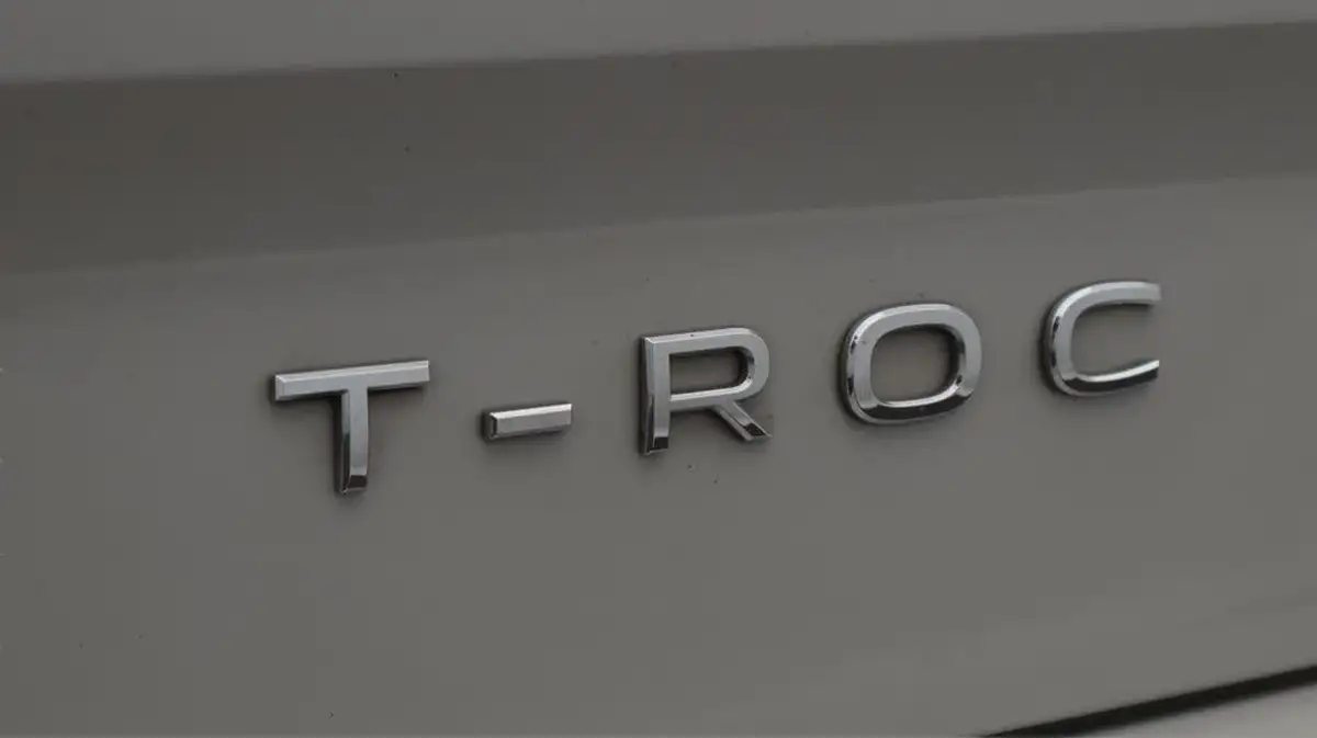 2023-volkswagen-t-roc-15-tsi-r-line-hatchback-5d-dsg-big-22